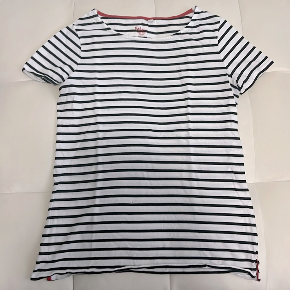 Black striped t-shirt